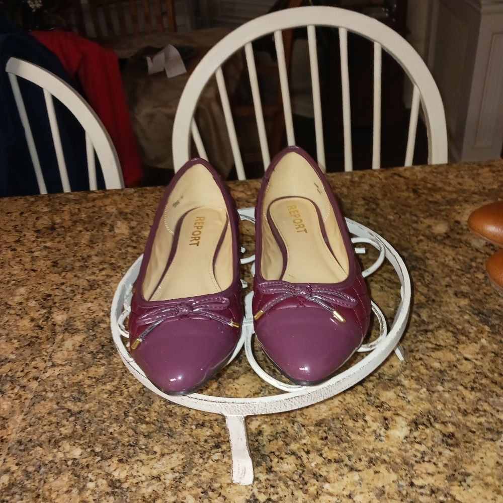 Report Women's Burgundy Pointed Flats Size 7.5